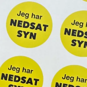 Billede af NEDSATSYN Klistermærker med teksten Jeg har nedsat syn