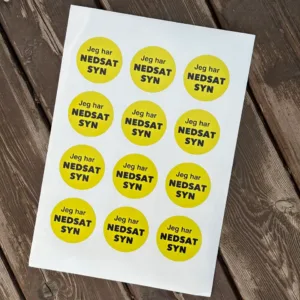 Billede af NEDSATSYN ark med klistermærker med teksten Jeg har nedsat syn