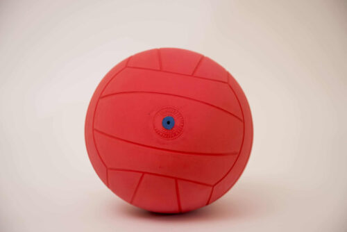 Billede af Torball i farven rød med ventil