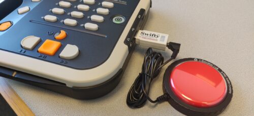 Billede af 0 1 Kontakt til Victor Reader Stratus indsat i USB port i en Victor Reader Stratus 12M