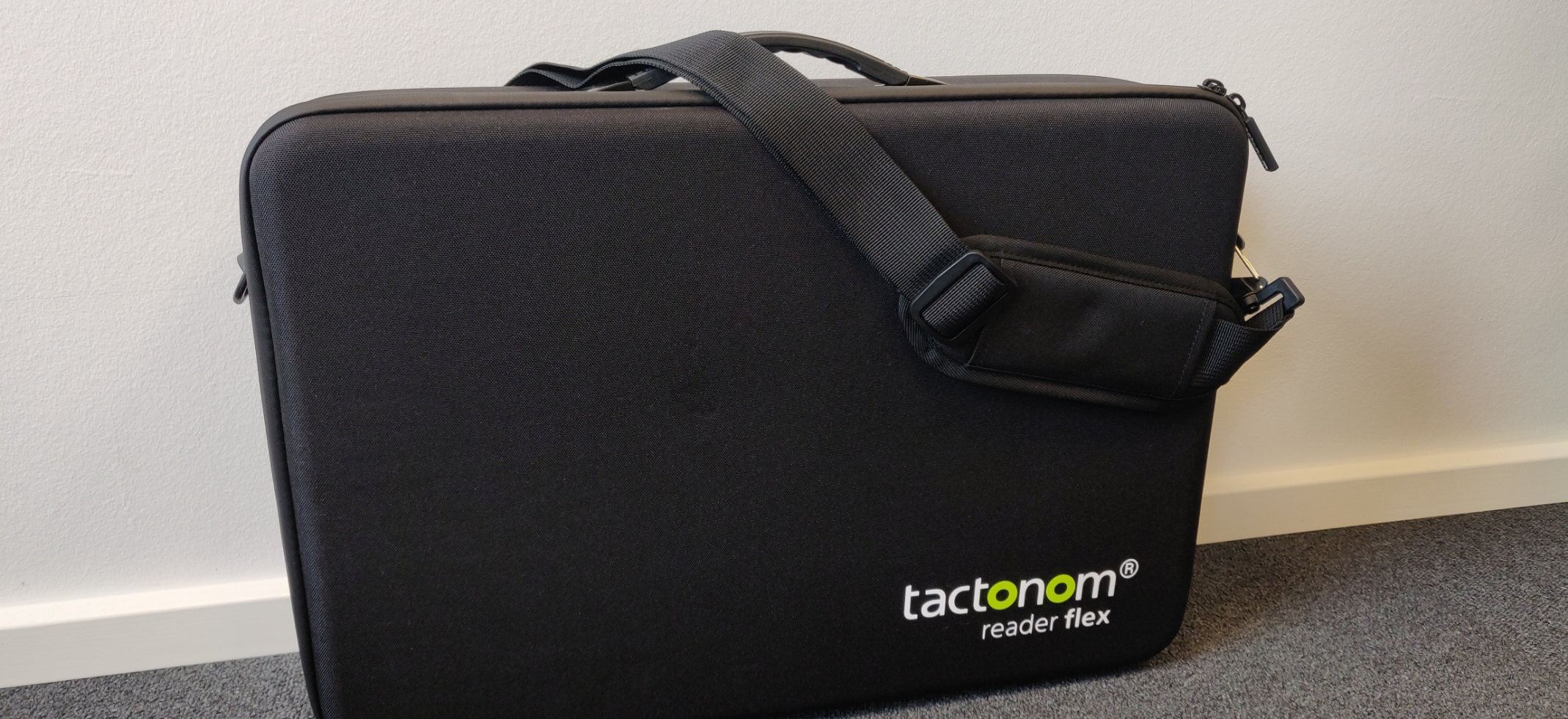 Billede af Tactonom Reader Flex Transport- & Beskyttelsestaske med skulderrem monteret