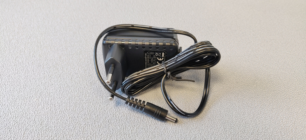 Billede af strømforsyning til Vo-box, Go-box samt Go-box Plus