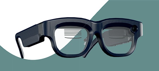 Billede af Lune Glasses set forfra, med en hvid og grøn baggrund